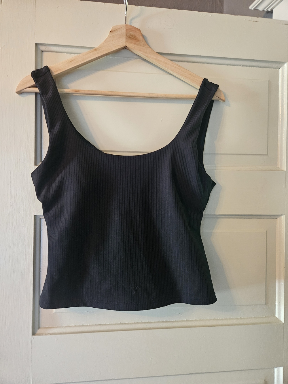 Fabletics Black Ribbed Twist Back Scoop-Neck Tank
